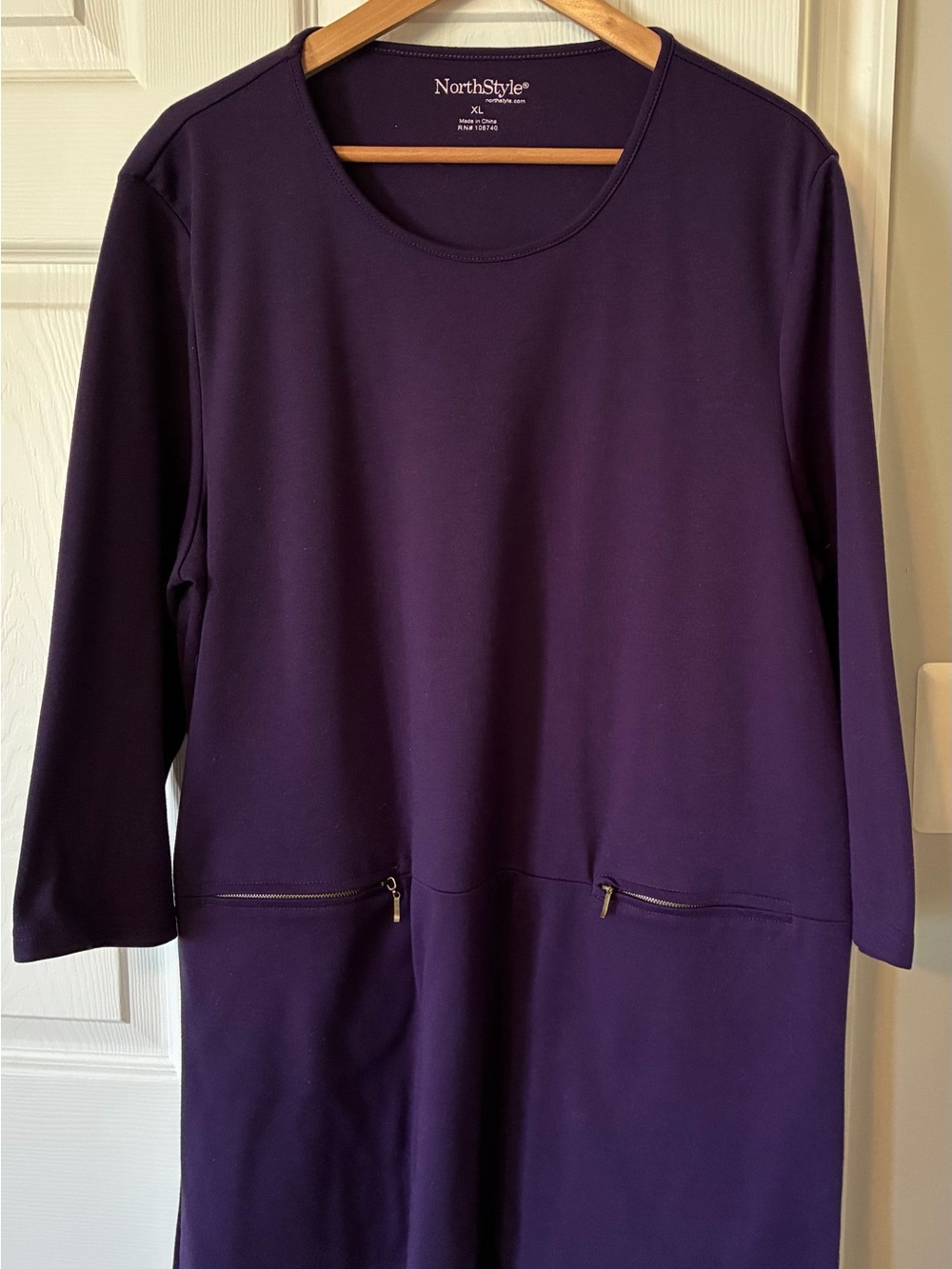 NorthStyle Plum Long Sleeve XL Tunic with Front Zip Pockets